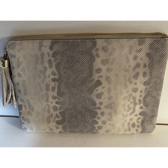 Pocketbook Clutch G.i.L.l. Pebble Leather Resembling a Snow Leopard Leather - Picture 2 of 8
